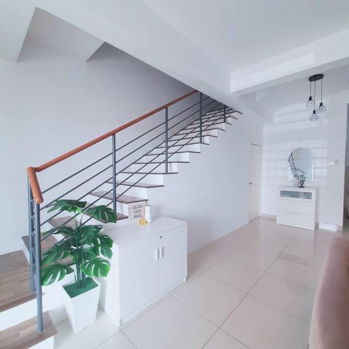 Prima Guest House - Puncak Alam Homestay Mus-Lim Friendly Bandar Puncak Alam Ngoại thất bức ảnh